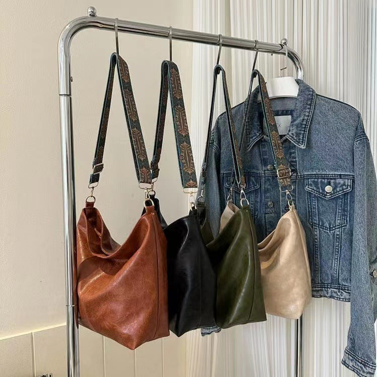 Autumn And Winter New Retro Solid Color Shoulder Messenger Bag